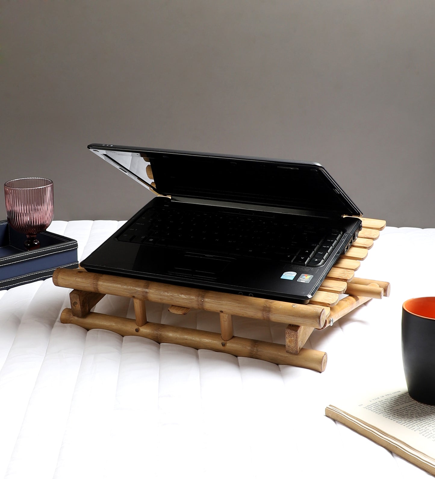Support pour ordinateur portable à trois voies en bambou naturel