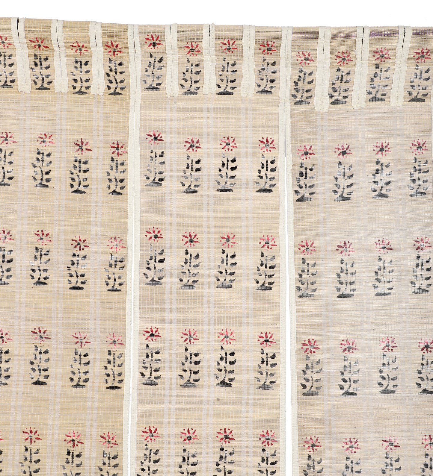 Cortina de bambú de tres paneles